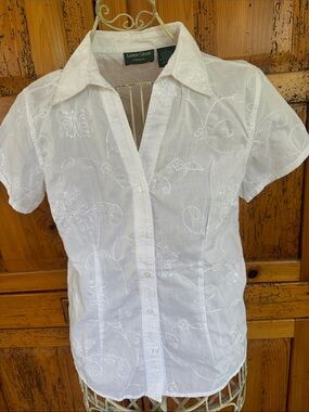 Lemon Grass White Embroidered Short-Sleeve Blouse